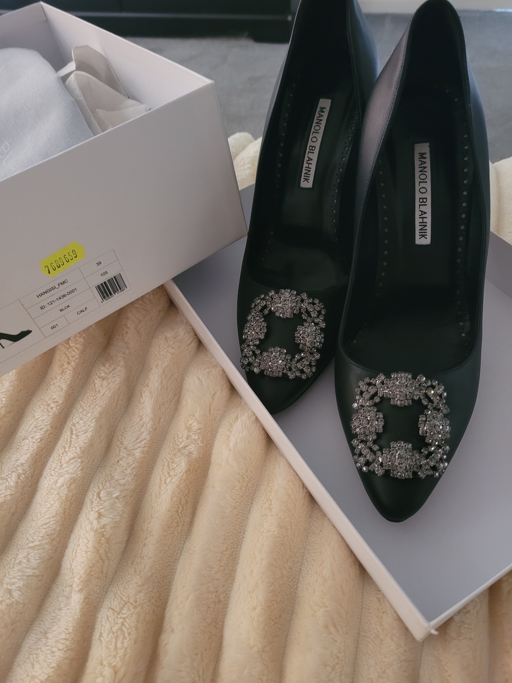 Manolo Blahnik Black Calf Leather Hangisi 105 Pumps 39